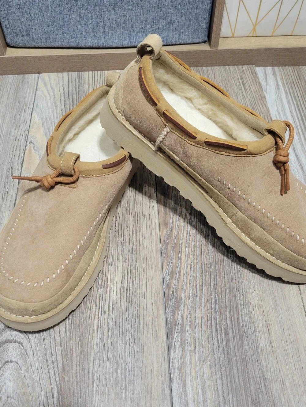 UGG tansman crafted